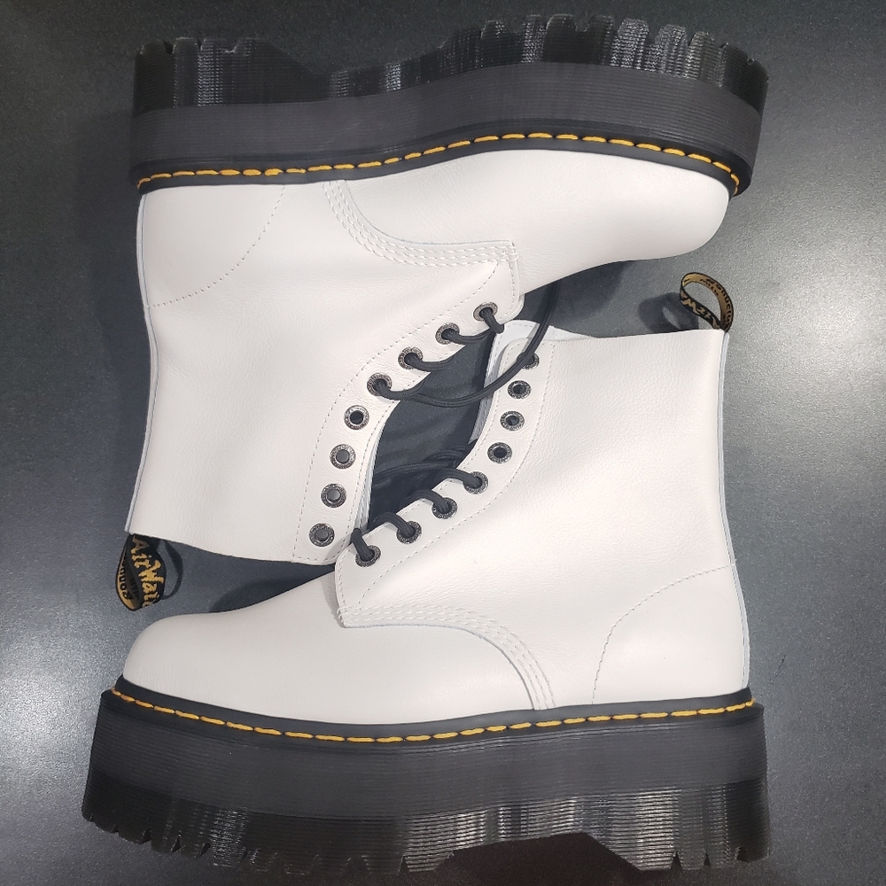 Dr. Marten's 1460 Pascal Max- White